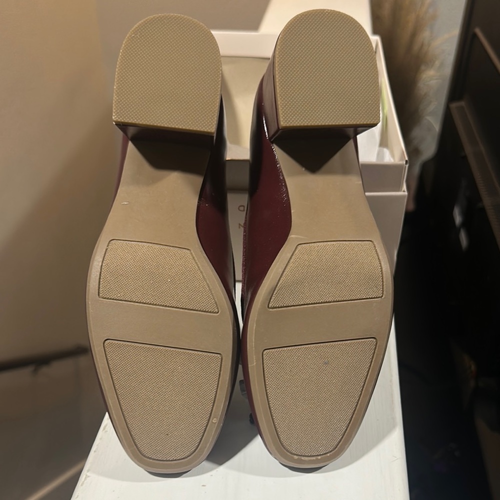 Elegant Burgundy Women's Shoes with Bow Detail - Picture 3 of 3